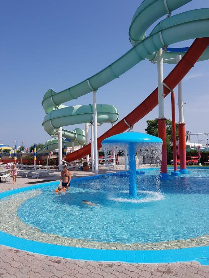 Hotel Monti Riccione Ngoại thất bức ảnh