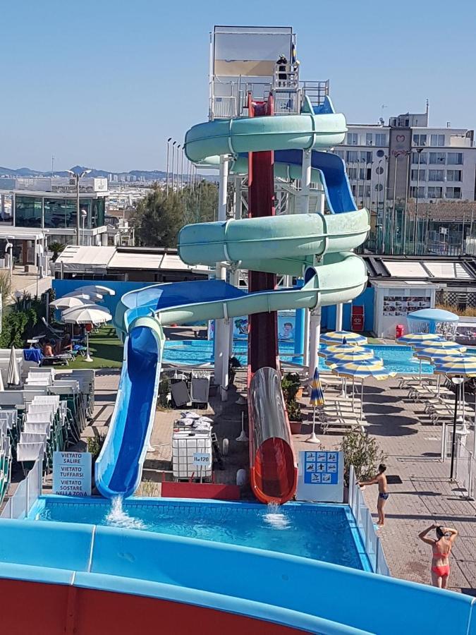 Hotel Monti Riccione Ngoại thất bức ảnh