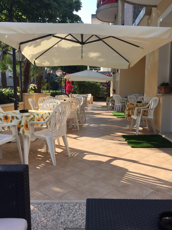 Hotel Monti Riccione Ngoại thất bức ảnh