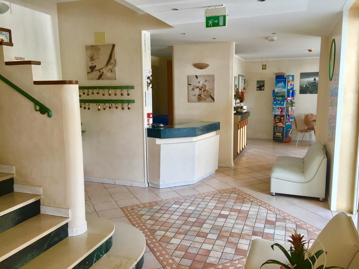 Hotel Monti Riccione Ngoại thất bức ảnh