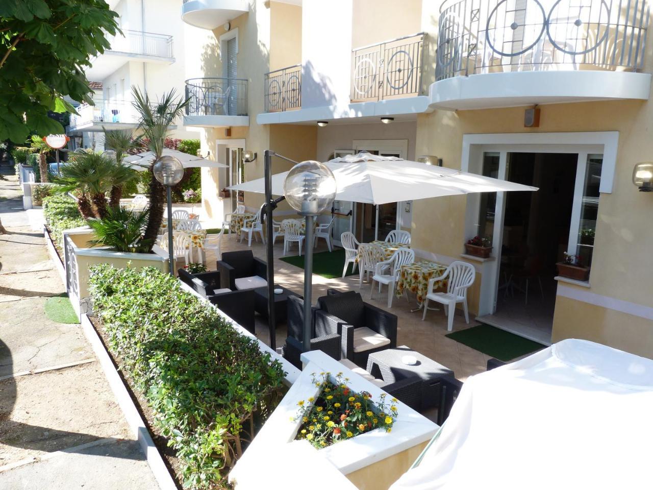 Hotel Monti Riccione Ngoại thất bức ảnh